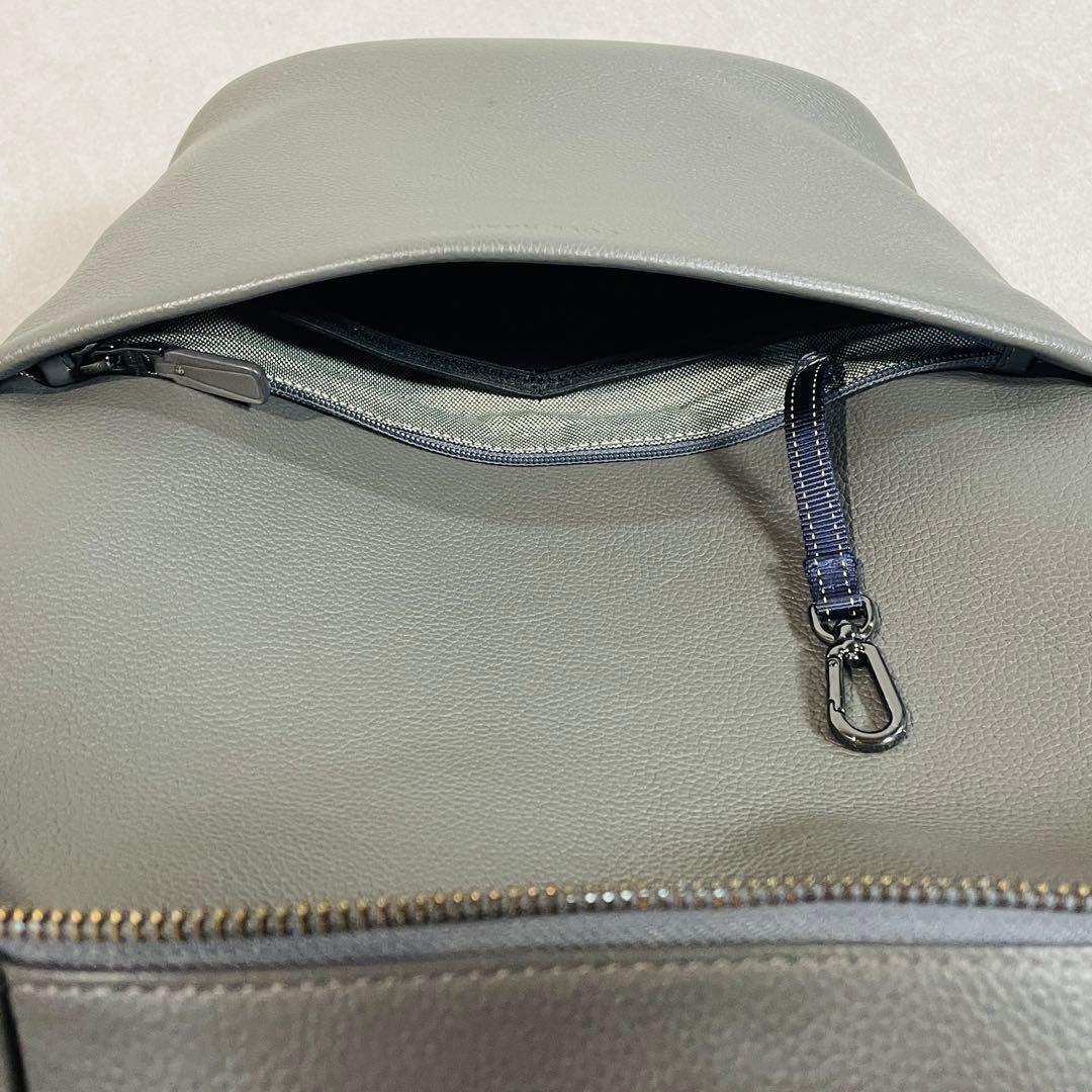 【美品!】COLE HAAN トライボロ バックパック グレー レザー