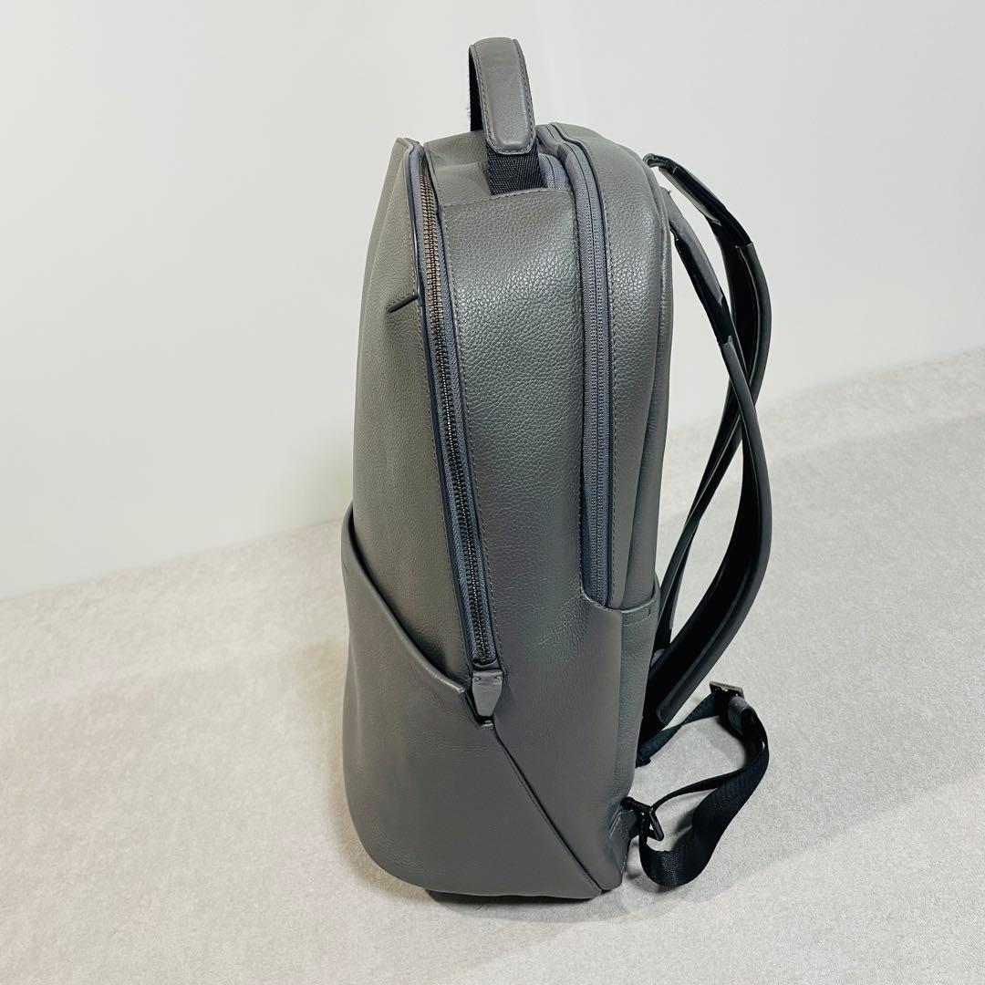 【美品!】COLE HAAN トライボロ バックパック グレー レザー