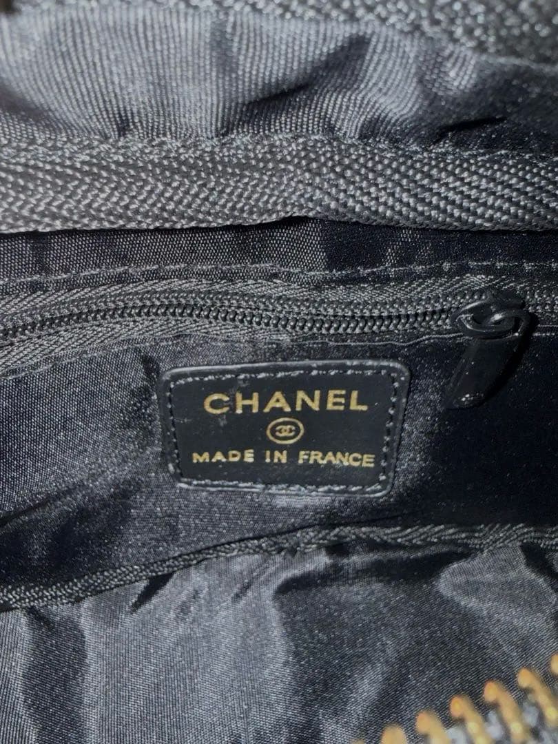 シャネル　ノベルティ　ショルダーバッグ　ブラック　レザー