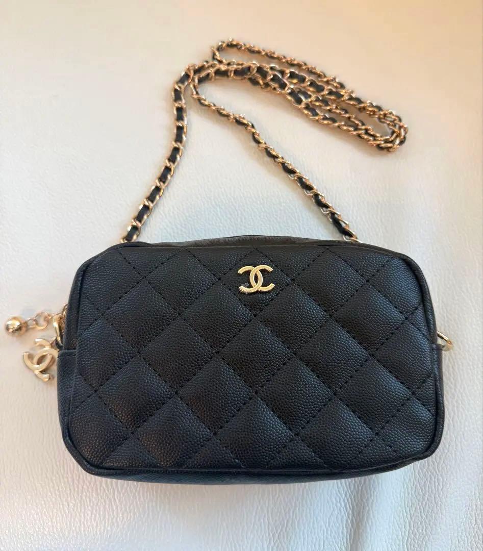 シャネル　ノベルティ　ショルダーバッグ　ブラック　レザー