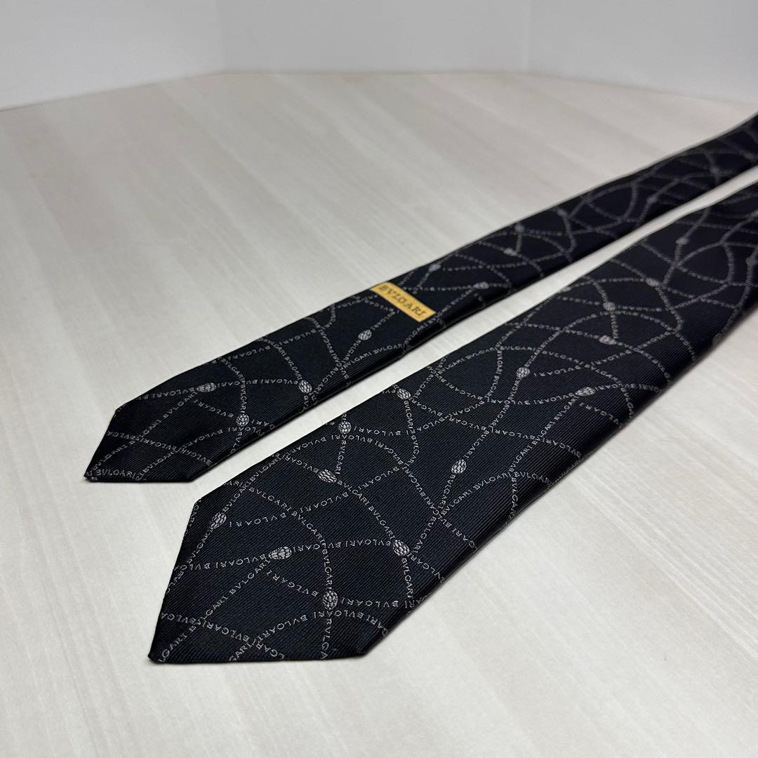 極美品☆ブルガリ☆ネクタイ☆箱付☆ブラック☆グレー☆黒系☆544