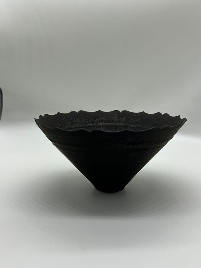 伊藤剛俊　黒陶　輪花鉢