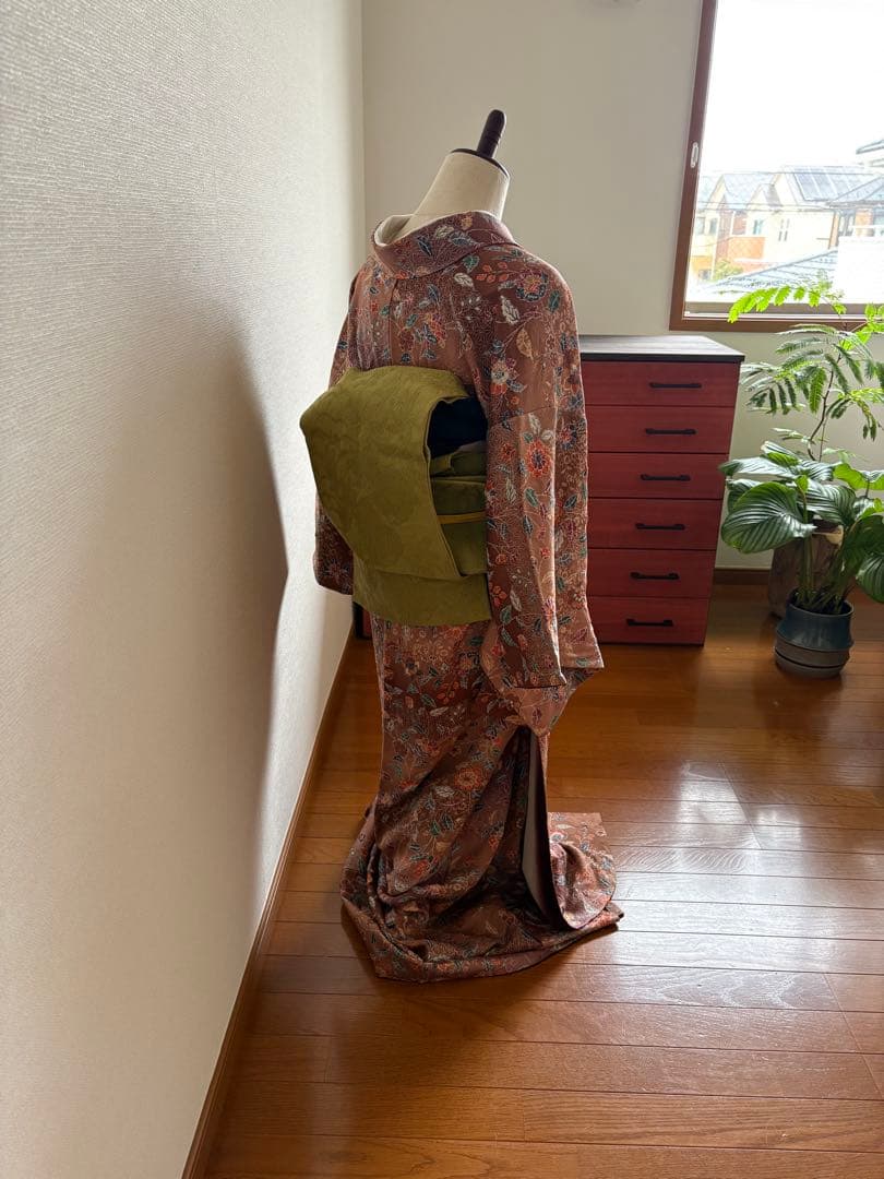 ❤️落ち着いた花文様　正絹縮緬小紋　超美品　新品畳紙付き