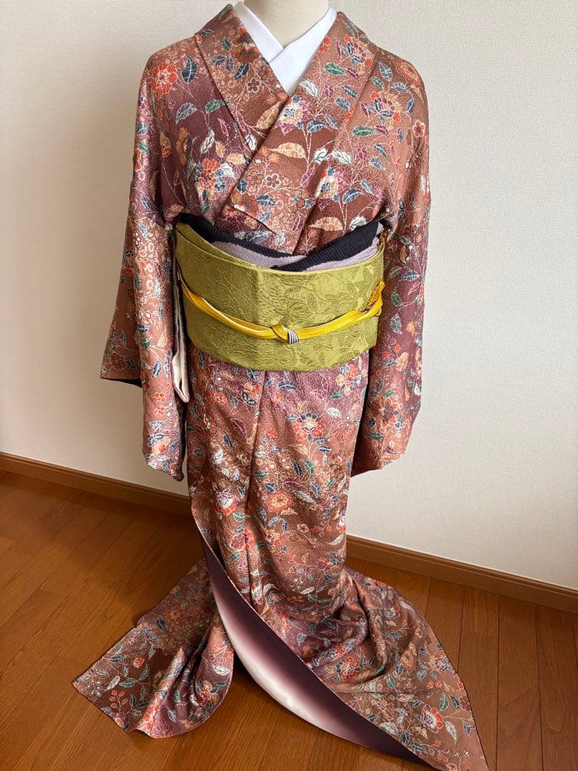 ❤️落ち着いた花文様　正絹縮緬小紋　超美品　新品畳紙付き