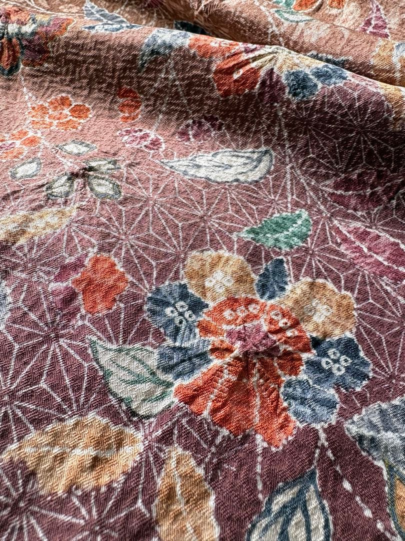 ❤️落ち着いた花文様　正絹縮緬小紋　超美品　新品畳紙付き