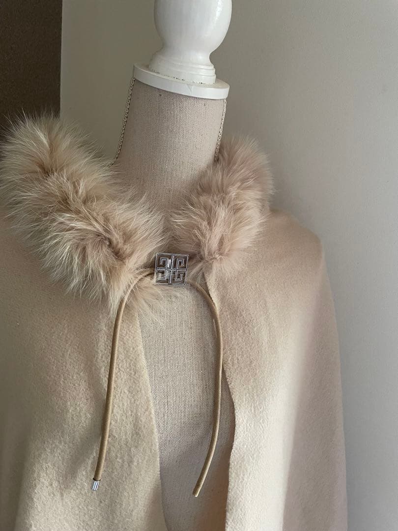 BBX♡Givenchy ジバンシーベージュ ファー付きケープコート