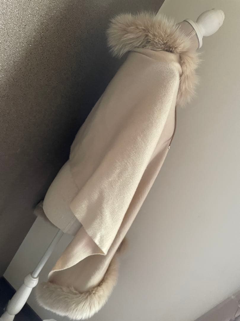 BBX♡Givenchy ジバンシーベージュ ファー付きケープコート