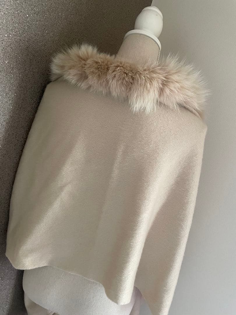 BBX♡Givenchy ジバンシーベージュ ファー付きケープコート