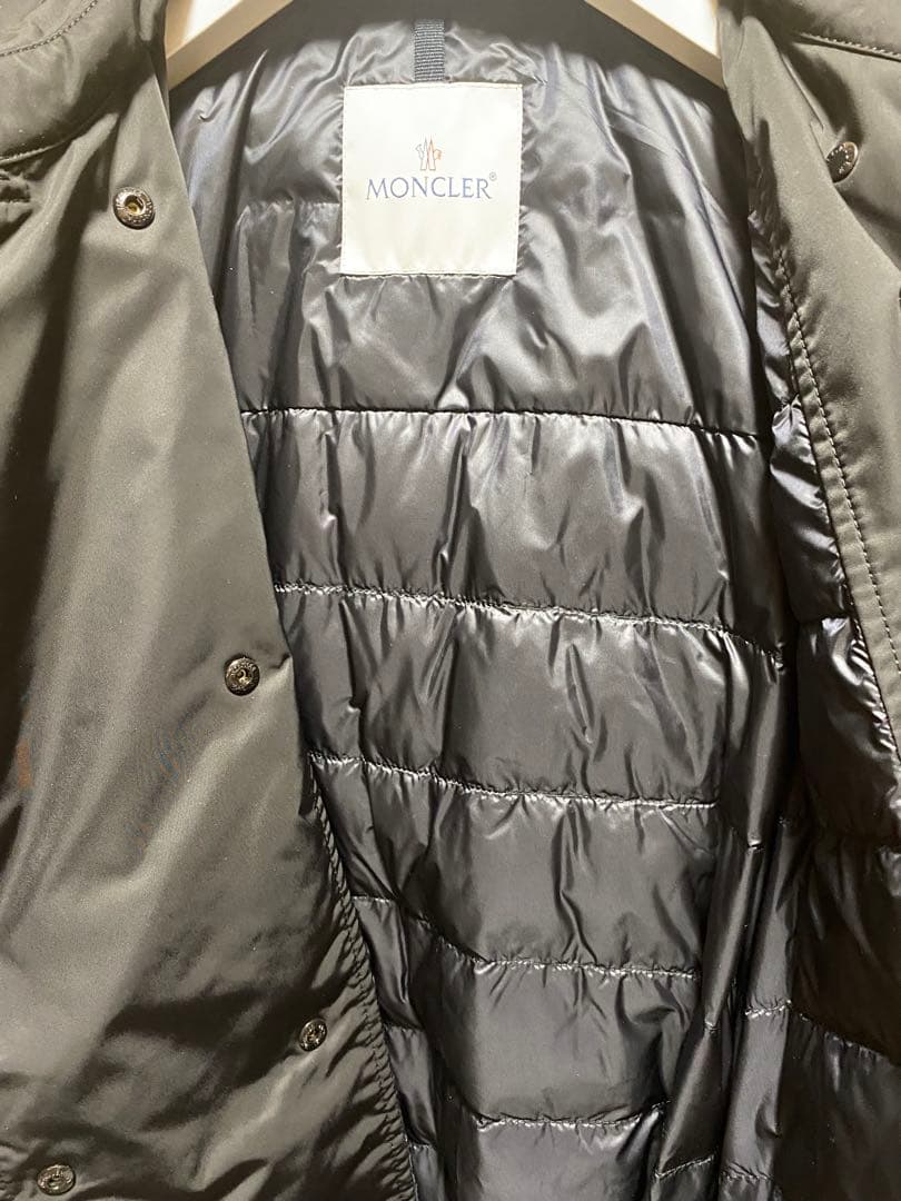 モンクレール　ダウントレンチコート フード付き　黒