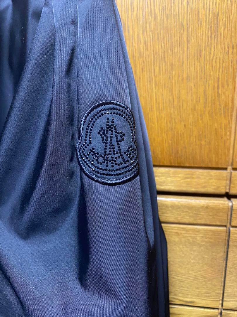 モンクレール　ダウントレンチコート フード付き　黒