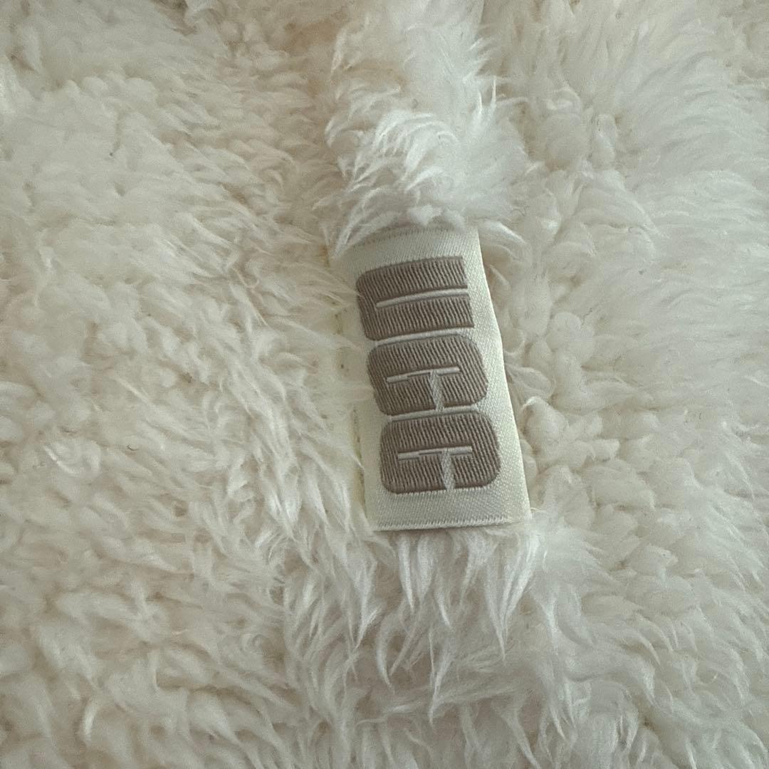 UGG パーカー S ホワイトボアZARAalo
