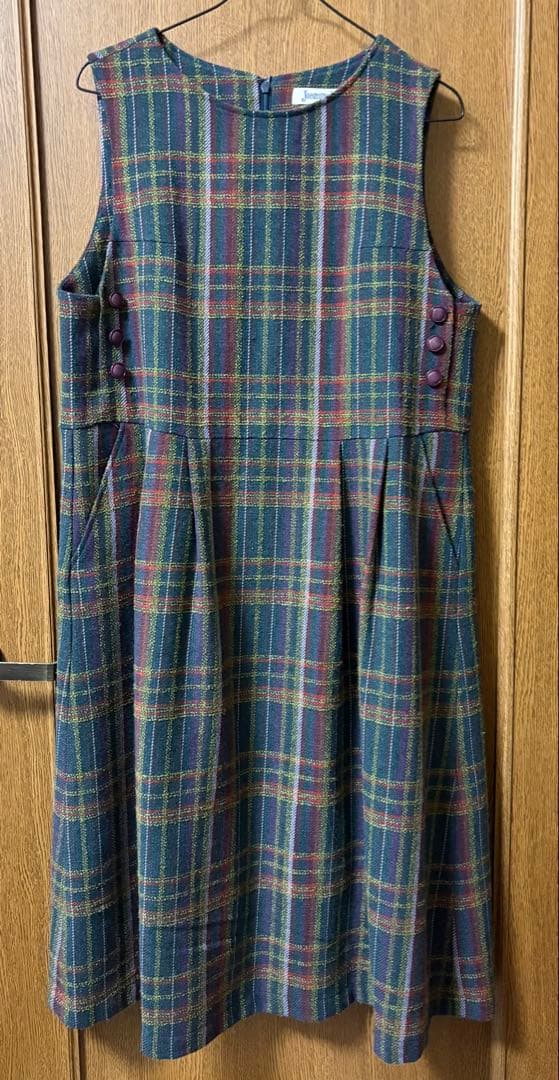 ホコモモラ　ジャンパースカート