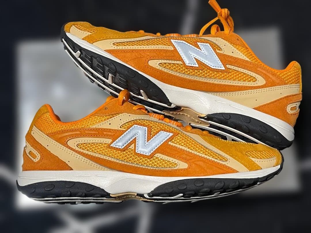 New Balance 2002R オレンジ