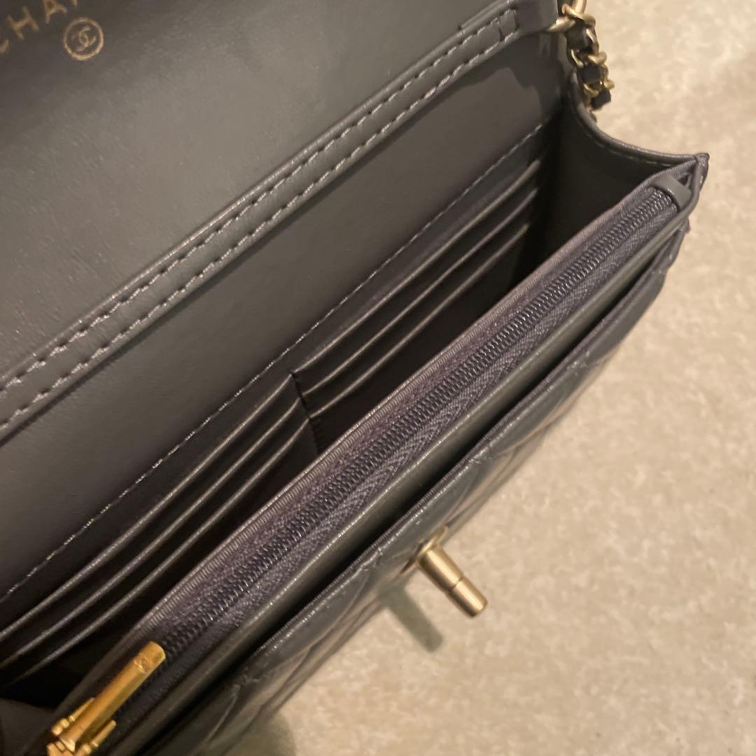 CHANEL グレー キルティング ショルダーバッグノベルティー
