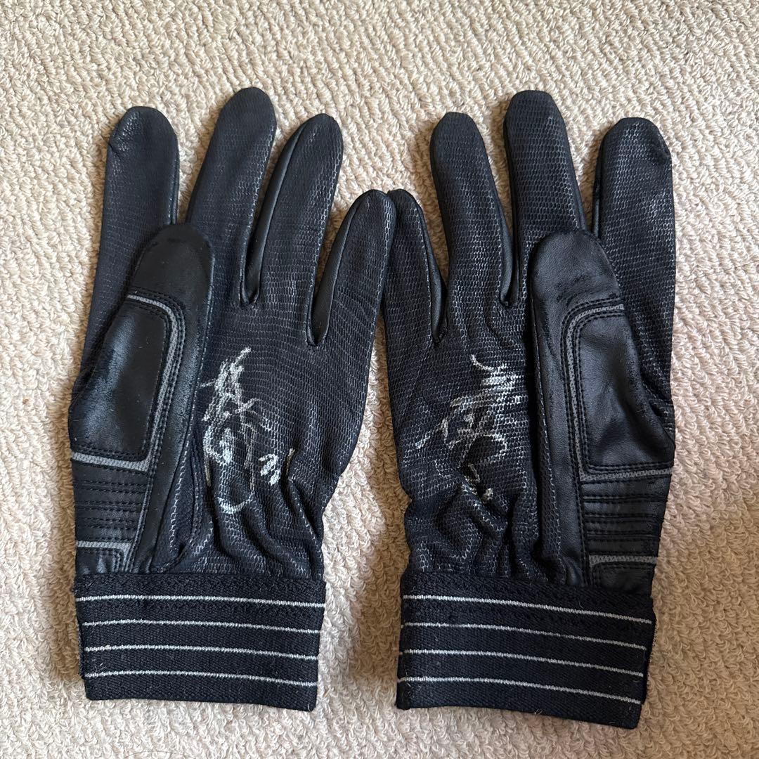 阪神タイガース　 LIN選手サイン入り 手袋