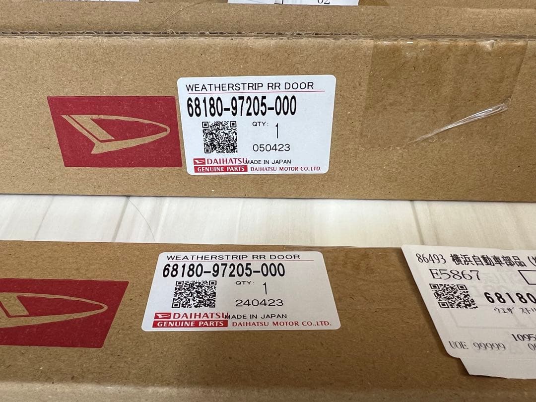 新品 希少 ダイハツ ミラジーノ ミラ L700 水切りモール 前後ドア用