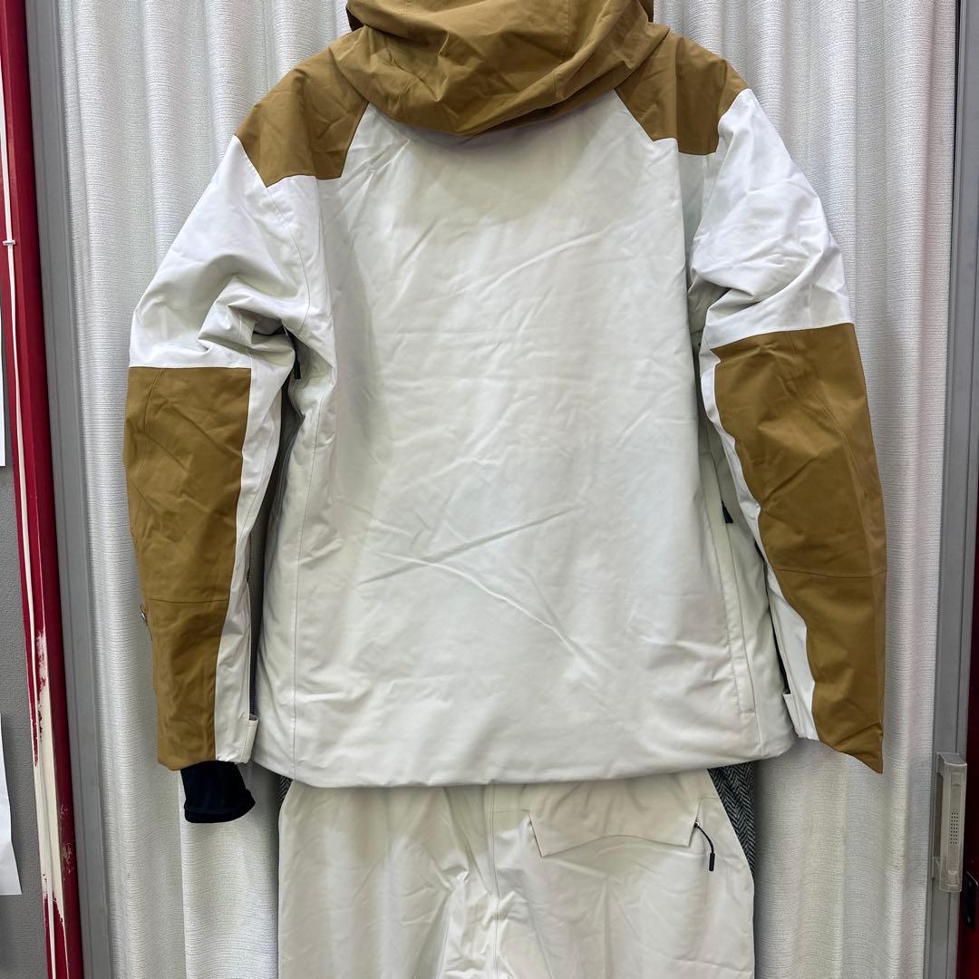 新品　スキーウェア　ミズノ　Lサイズ　上下セット