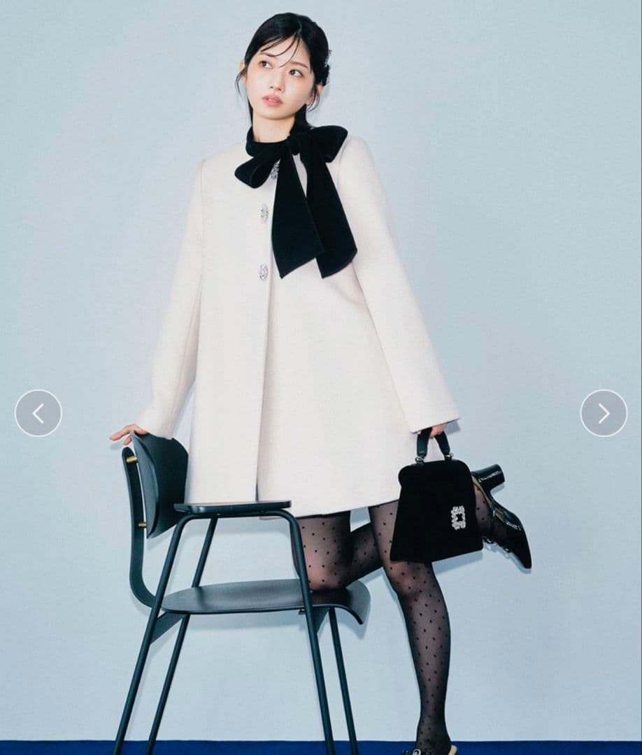 タグ付き新品未使用品　リリーブラウン　Aラインビジューリボンコート