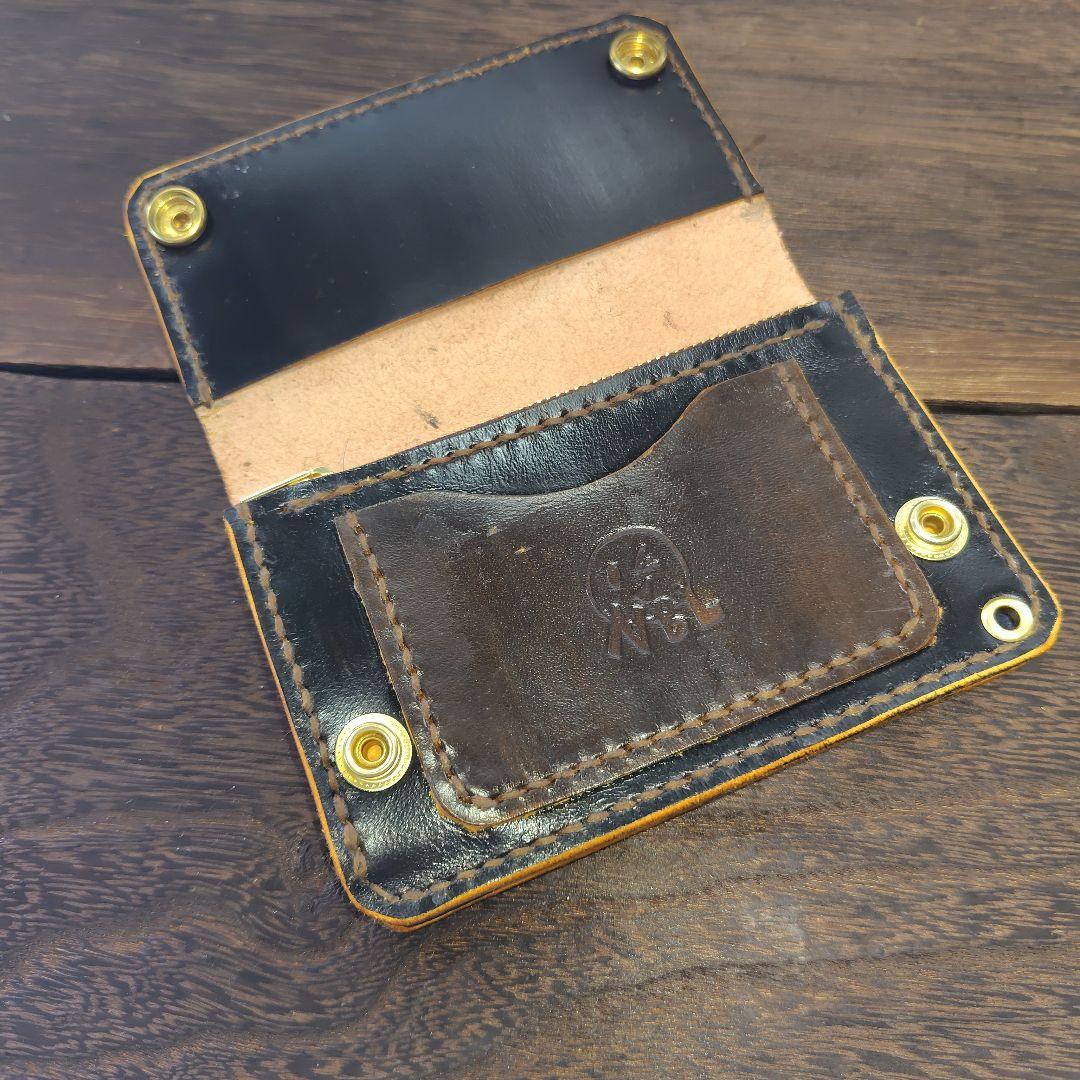 ミドルサイズ トラッカーウォレット 黒×茶 1輪のバラ