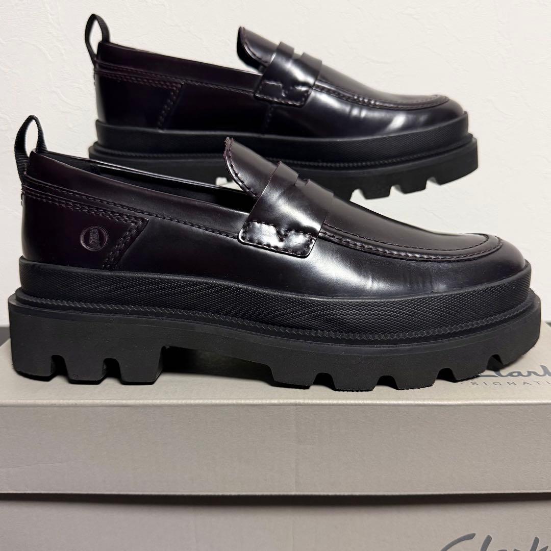 新品 Clarks Badell Easy ローファー バーガンディー 25.5