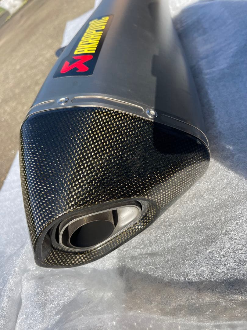 アクラポヴィッチ　スリップオンマフラー