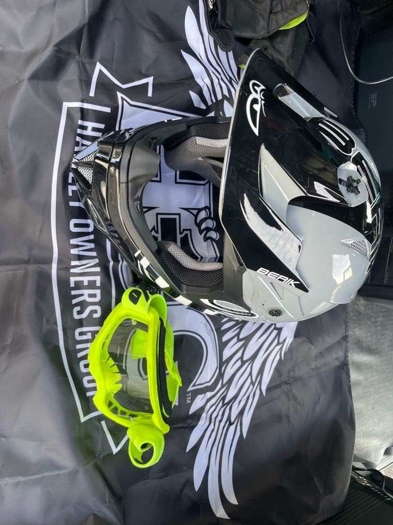 南斗聖拳　　BERIK オフロードヘルメット　ブーツ　100% ゴーグル