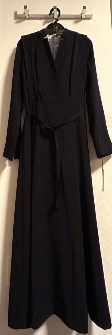 新品未使用 タグ付 Anuan’s ダブルサテンノーカラータックワンピース M