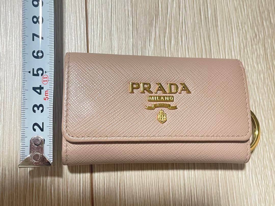 PRADA ピンクベージュ レザー キーケース