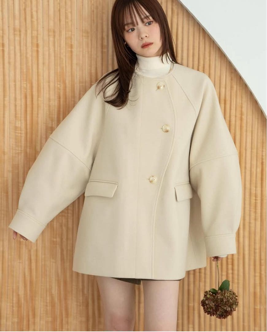 【新品タグ付】hinari ウェーブデザインミドルコート S アイボリー