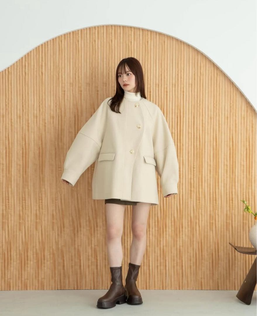 【新品タグ付】hinari ウェーブデザインミドルコート S アイボリー