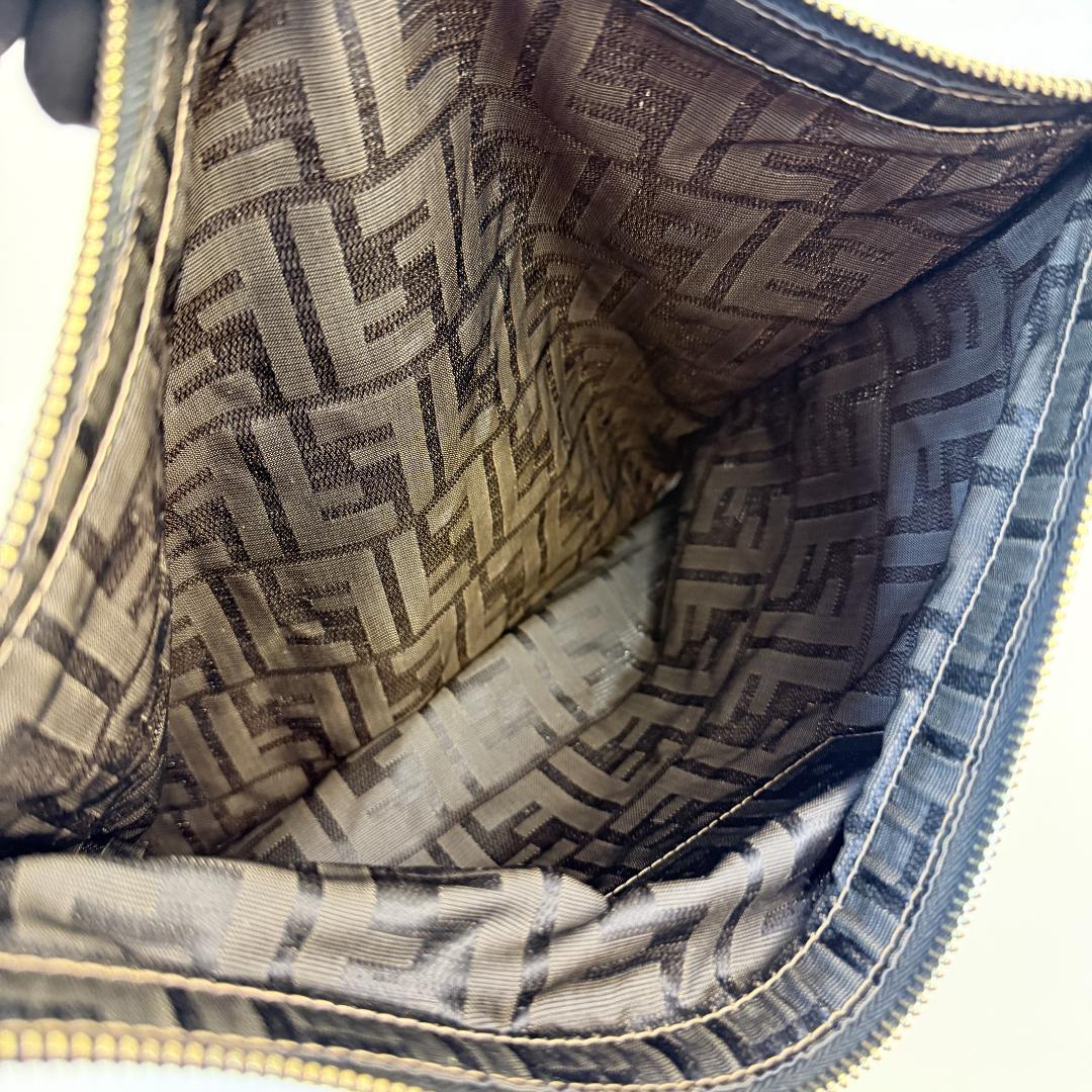 極美品 FENDI ズッカ セカンドバッグ クラッチバッグ FF金具 レザー