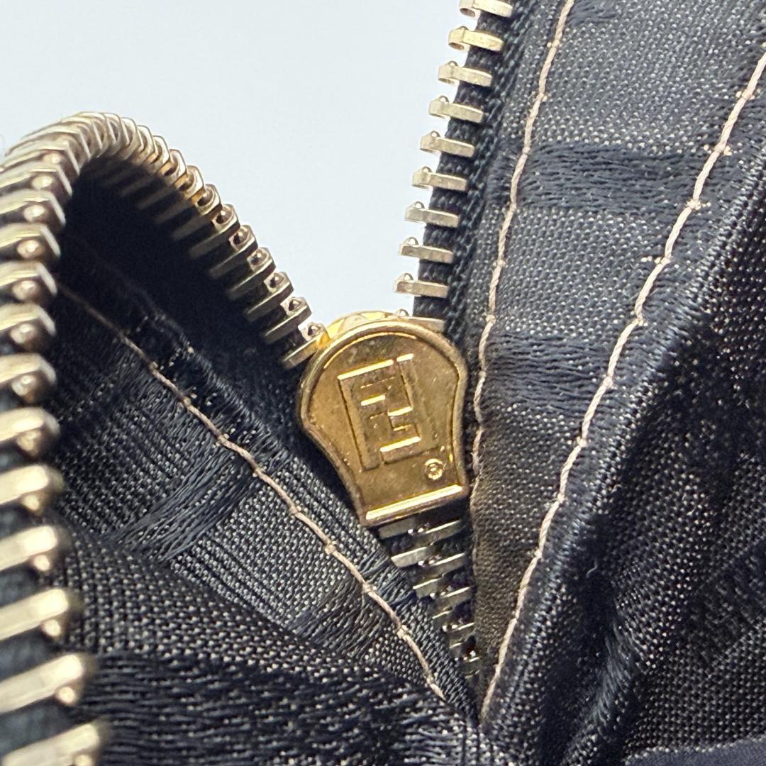 極美品 FENDI ズッカ セカンドバッグ クラッチバッグ FF金具 レザー