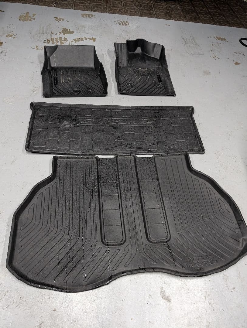 シルクブレイズ　アルファード　　30 前期　後期　ラバーマット　ゴムマット