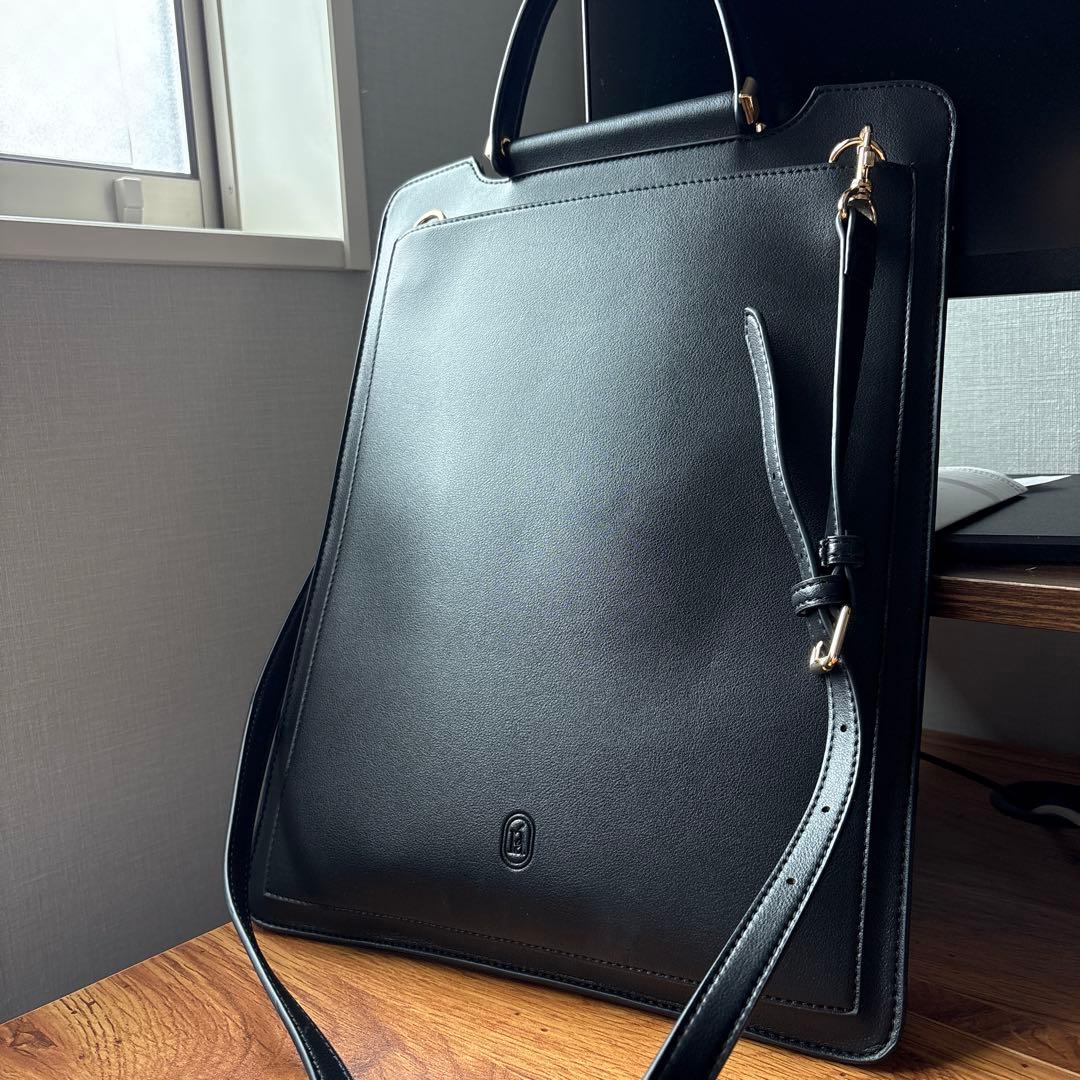 poláura 2wayスリムPCバッグ