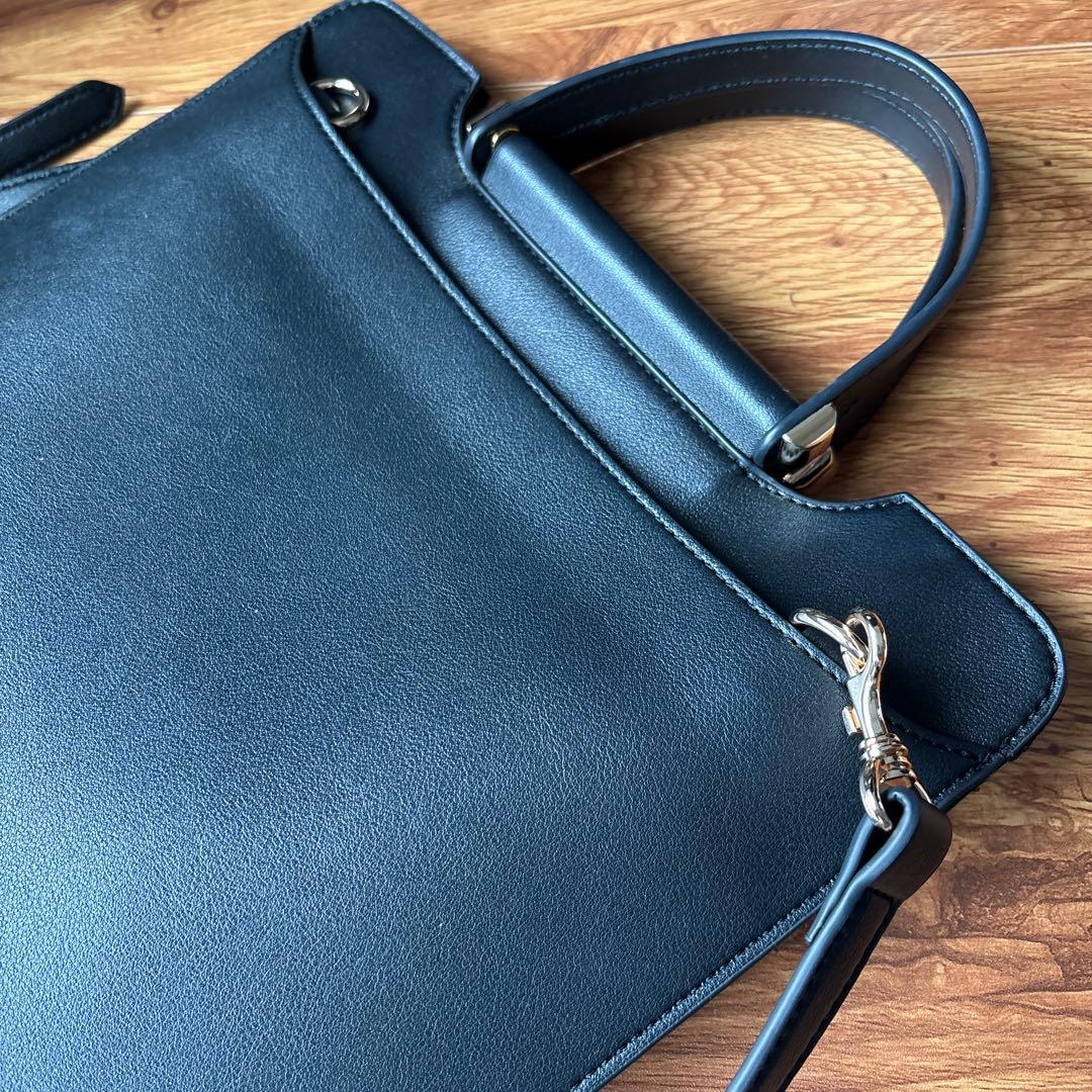 poláura 2wayスリムPCバッグ