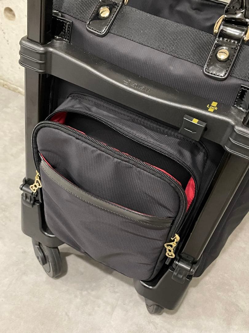 【保証書付き】SWANY スワニー　ハローキティ　キャリーバック