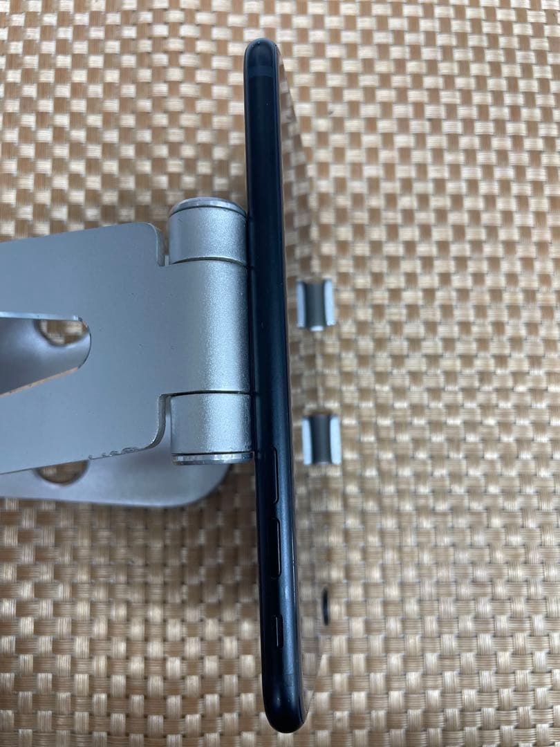 iPhone SE第3世代 64 GB ミッドナイトSIMフリー【9871】