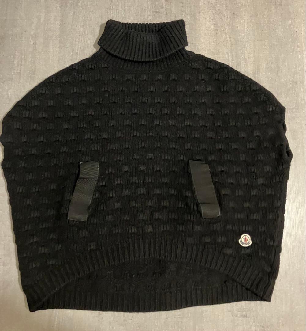 Moncler モンクレール　ウールのタートルケープベスト　難あり