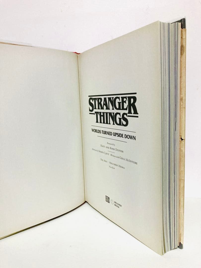 【絶版本】希少『ストレンジャーシングス』ガイドブック／公式図録／洋書／入手困難