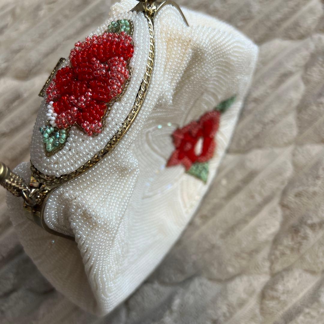 和装バッグ　総ビーズ刺繍花のホワイトクラッチバッグ