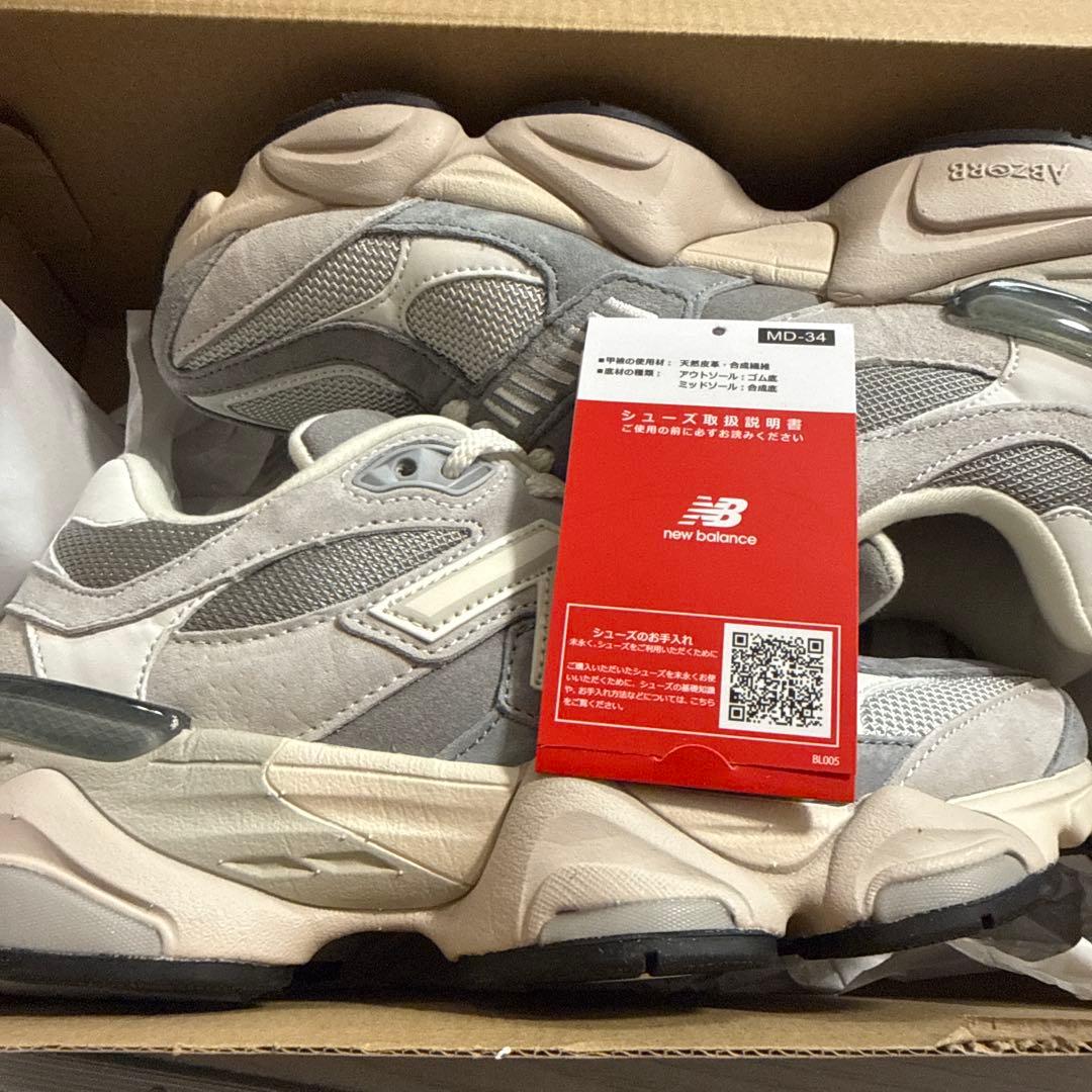New Balance 9060EEEグレー/ホワイト スニーカー