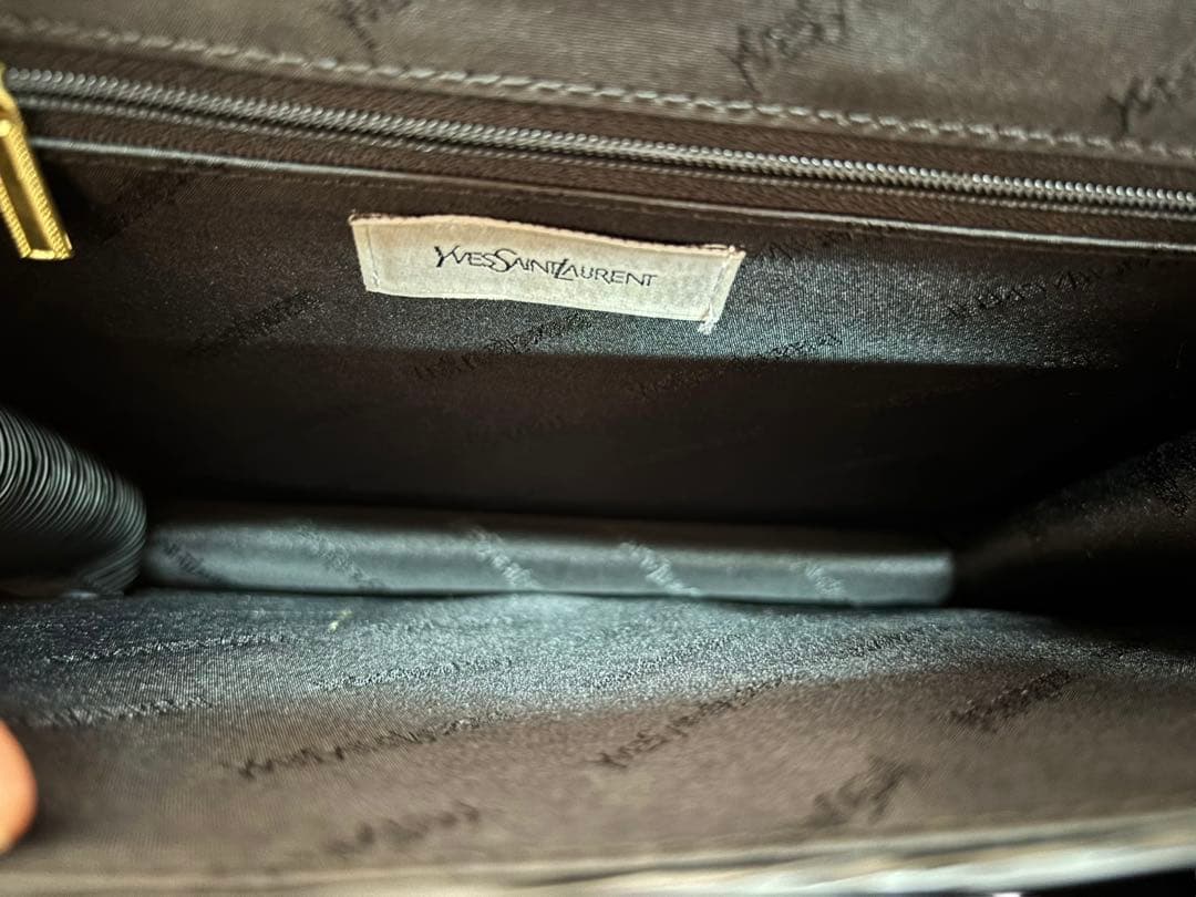 美品YVESSAINT LAURENT イヴサンローラン クラッチバックブラック