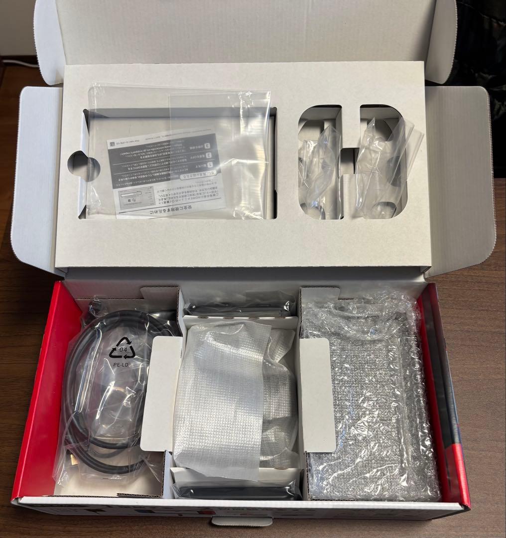 『美品』Nintendo Switch 本体 +専用ケース付き