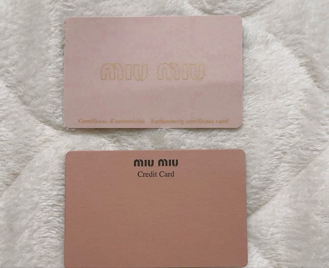【箱・ギャランティカード付き】miumiu 財布 マドラス ハート