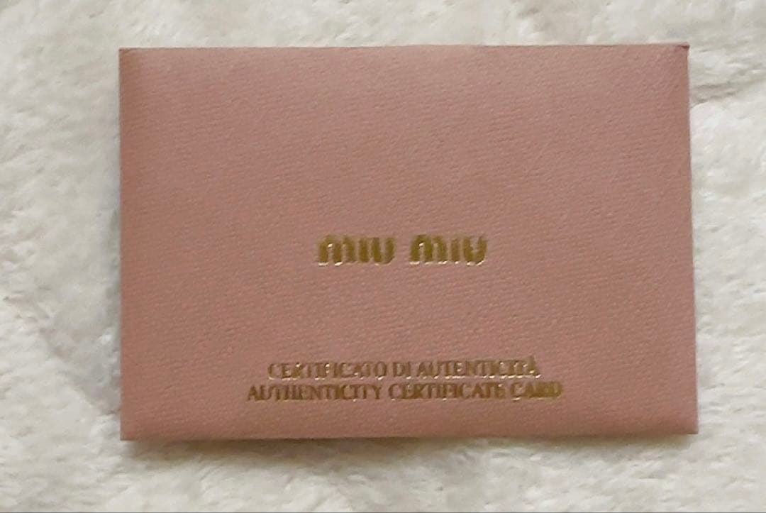 【箱・ギャランティカード付き】miumiu 財布 マドラス ハート