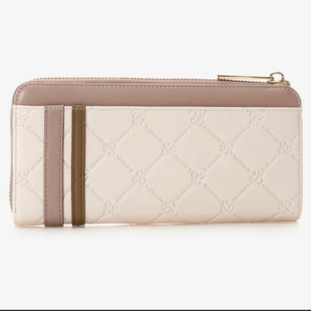 &chouetteアンドシュエット 型押しモノグラムラウンド長財布 オフホワイト