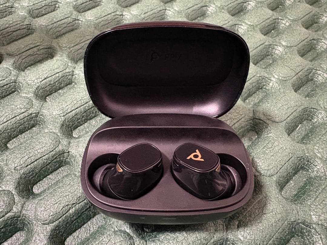 Poly Voyager Free 20 ワイヤレスイヤホン