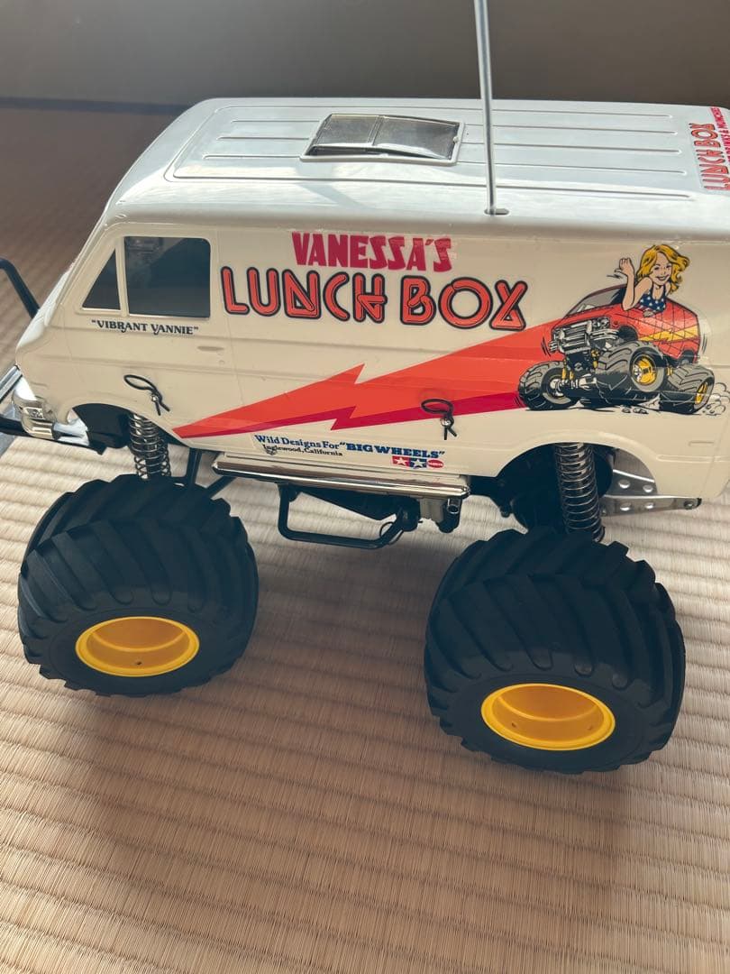 VANESSA'S LUNCH BOX ラジコンカー