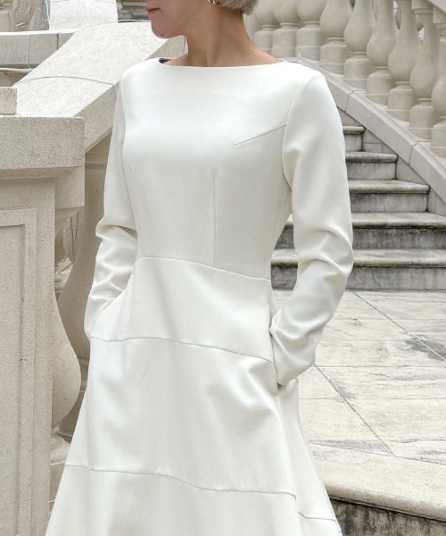 新品未使用タグ付き⭐︎JENNEフレア美ラインワンピース