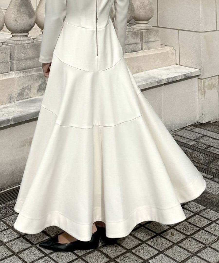 新品未使用タグ付き⭐︎JENNEフレア美ラインワンピース